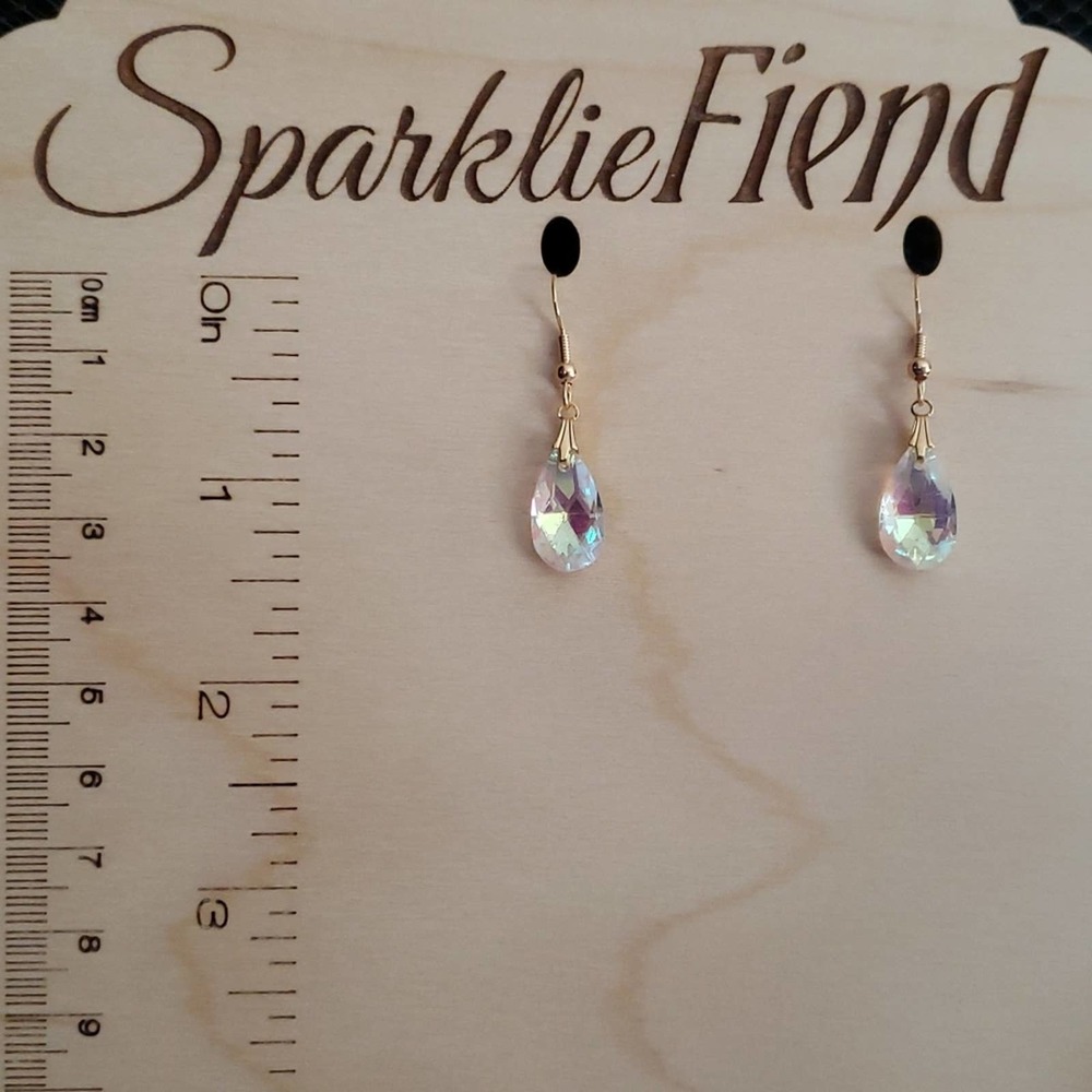 Iridescent glass crystal teardrop earrings - Picture 4 of 6